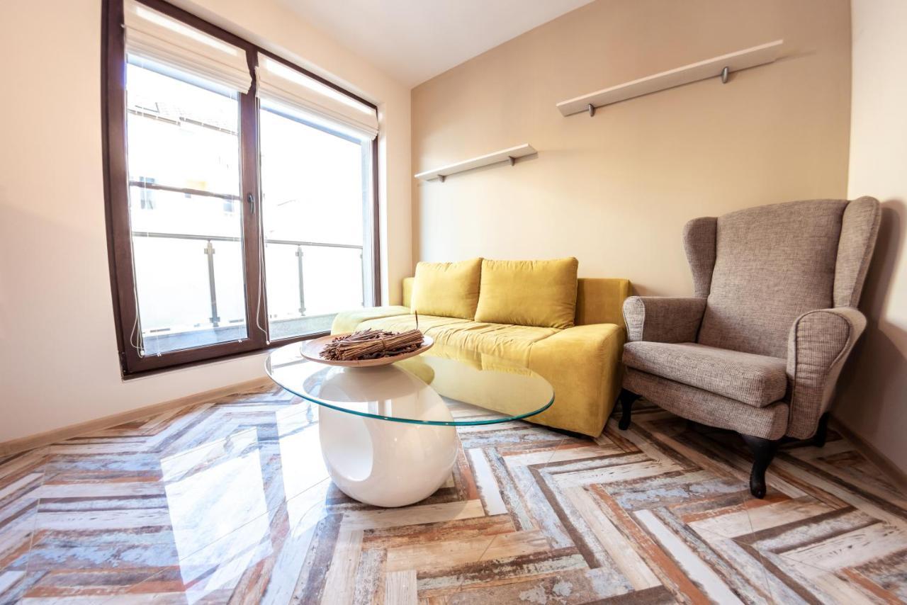 Bright 1Bdr Apartment With A Balcony София Екстериор снимка